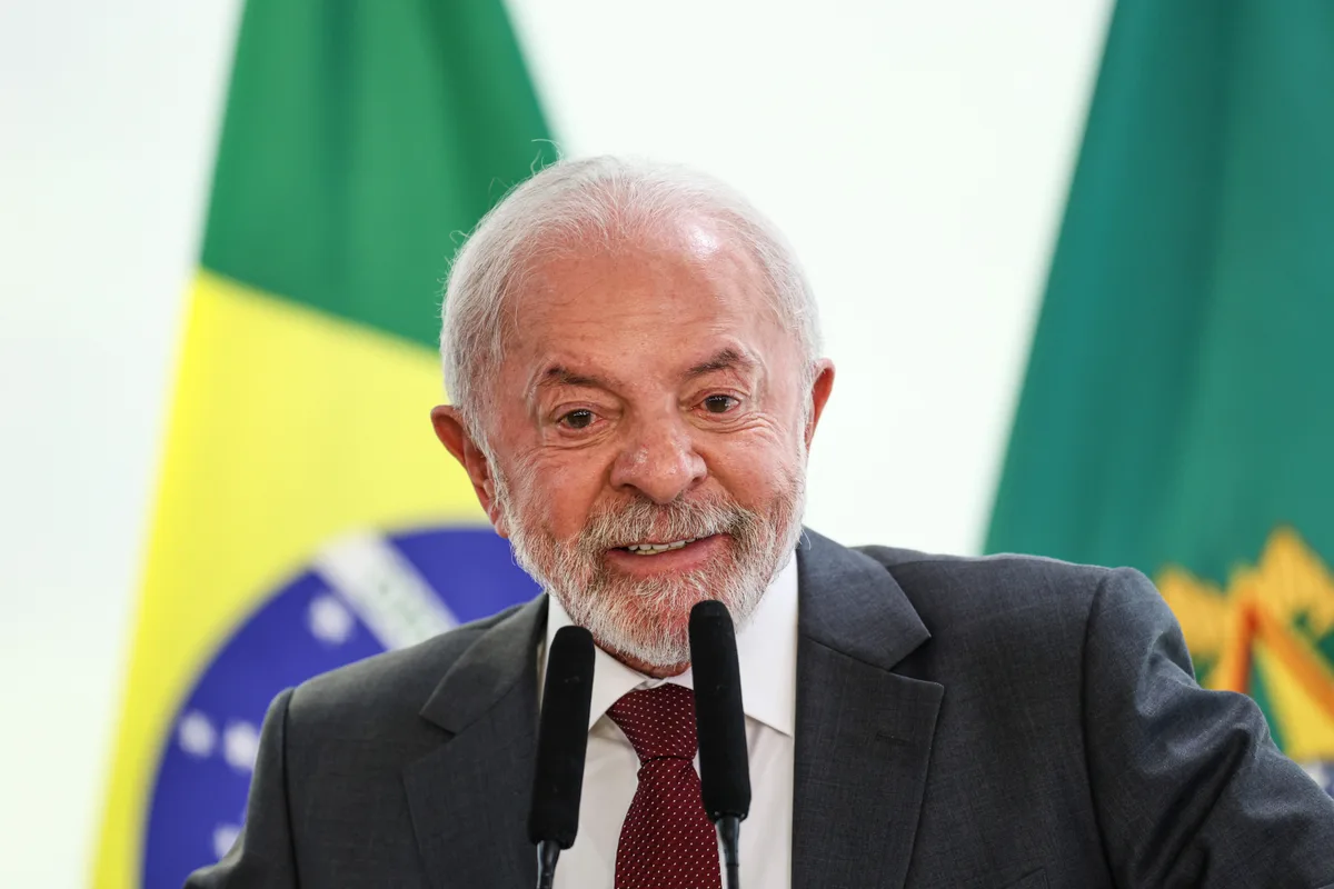 O tamanho do gasto com impulsionamento de Lula, em comparação com adversários