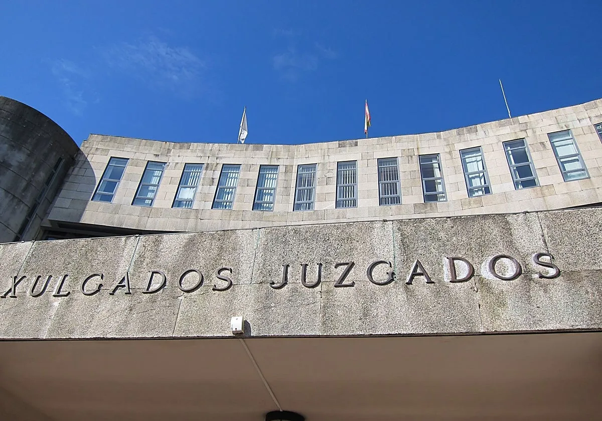 Tres puñaladas tras una discusión: una mujer afronta cuatro años por intento de homicidio en Ames