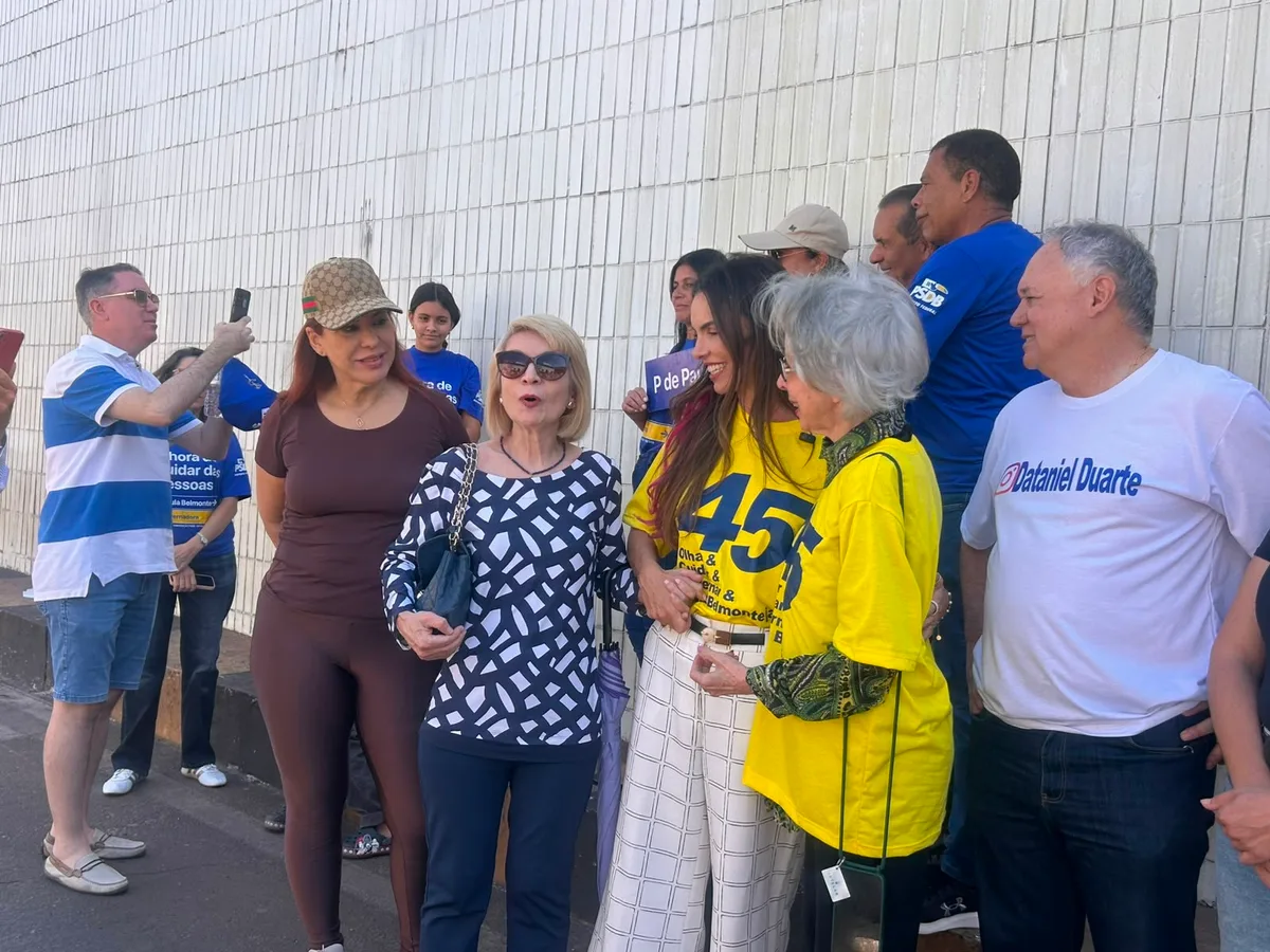 Paula Belmonte abre campanha ao governo do DF com caminhada no centro de Brasília