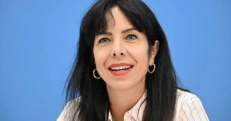 Quem é Elif Eralp, que ganhou as eleições em Berlim?