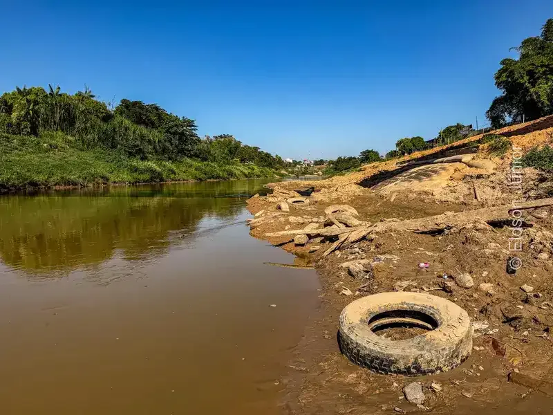 Rio Acre chega a 1,10 metro em Brasiléia durante estiagem