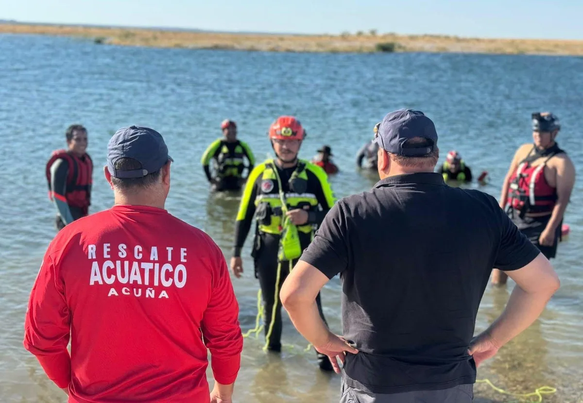 Acuña: Bomberos practican rescate acuático en la presa Amistad