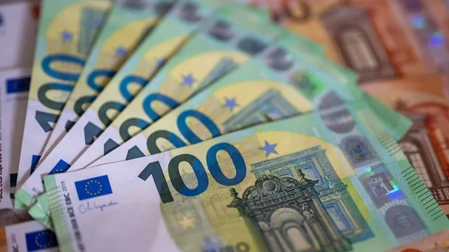 Geldwäsche-Verdacht: Millionenfund auf Autobahn – Freispruch für Fahrer