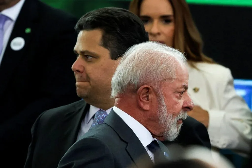 Alcolumbre dá recado a Lula sobre demora para votar fim da escala 6x1