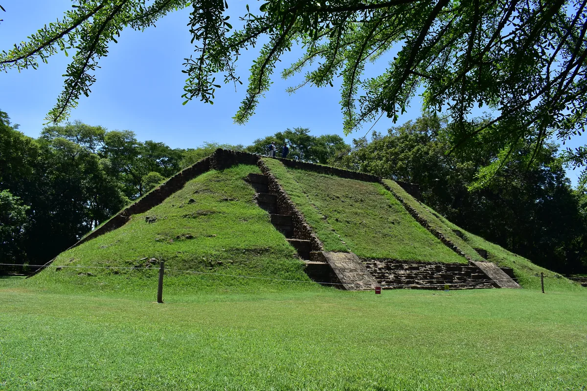 Conoce Cihuatán, el sitio arqueológico más grande de El Salvador