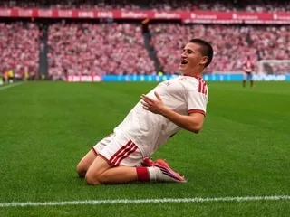 Mercato RC Strasbourg. Le Racing officialise la signature du latéral espagnol Oso