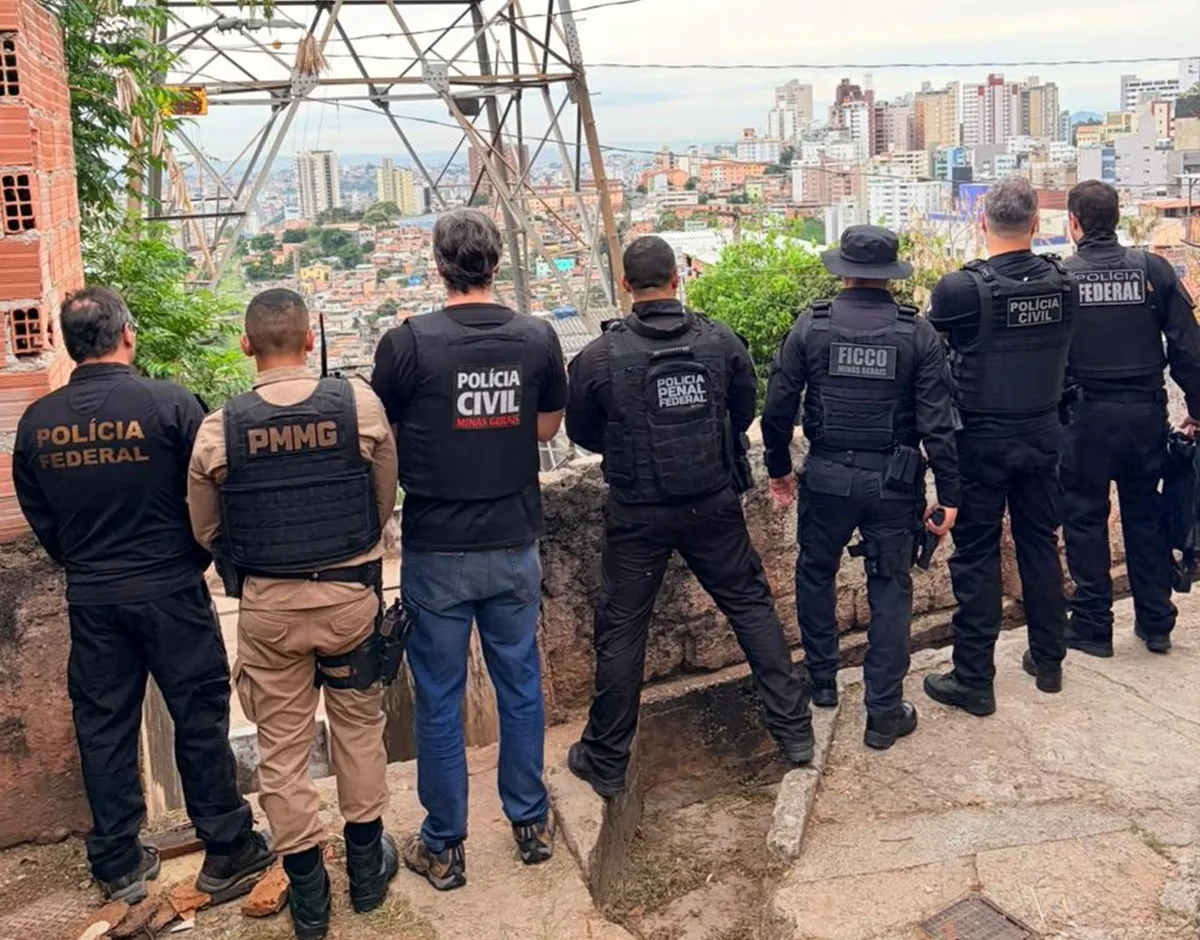Ação contra tráfico e armas atinge facção no Morro das Pedras, em BH