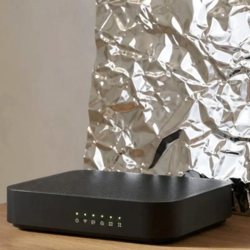 Actualité : Placer un morceau d'aluminium derrière votre box internet : à quoi cela sert-il et pourquoi le faire aujourd'hui ?