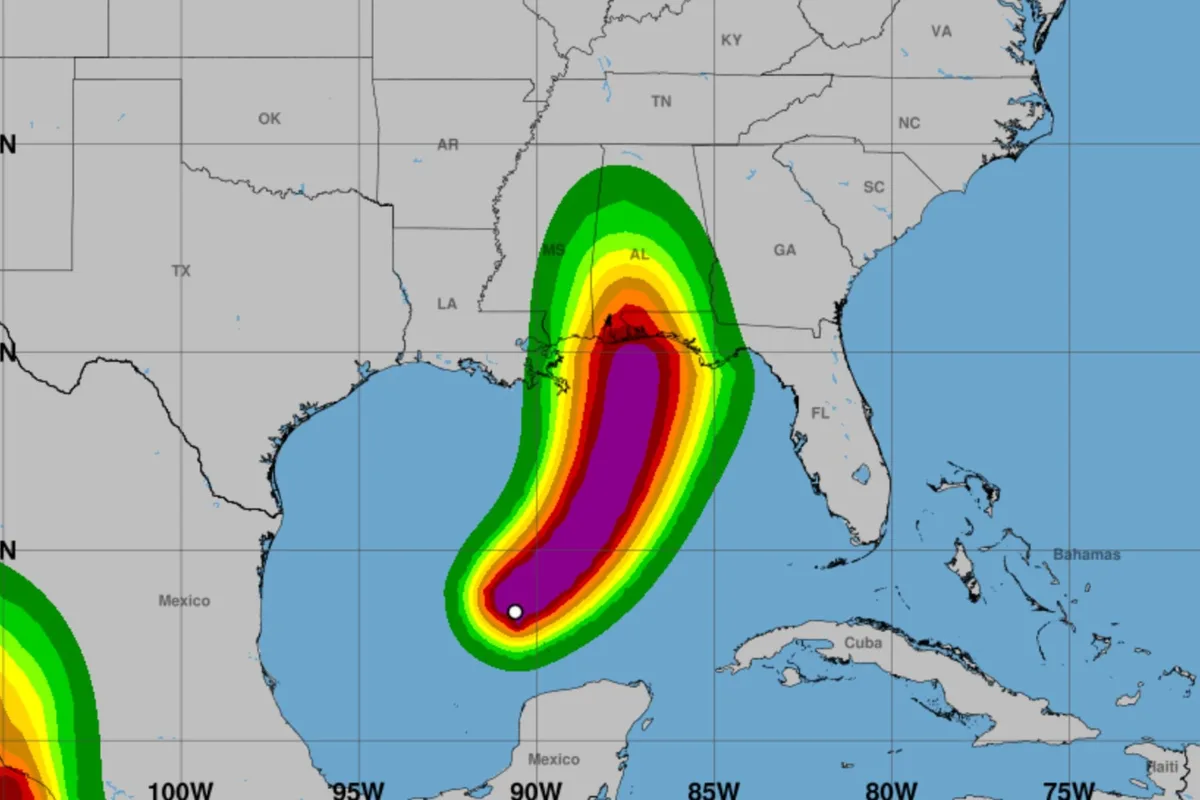 Se encienden las alarmas por la trayectoria del huracán Isaías y su paso por Florida este fin de semana