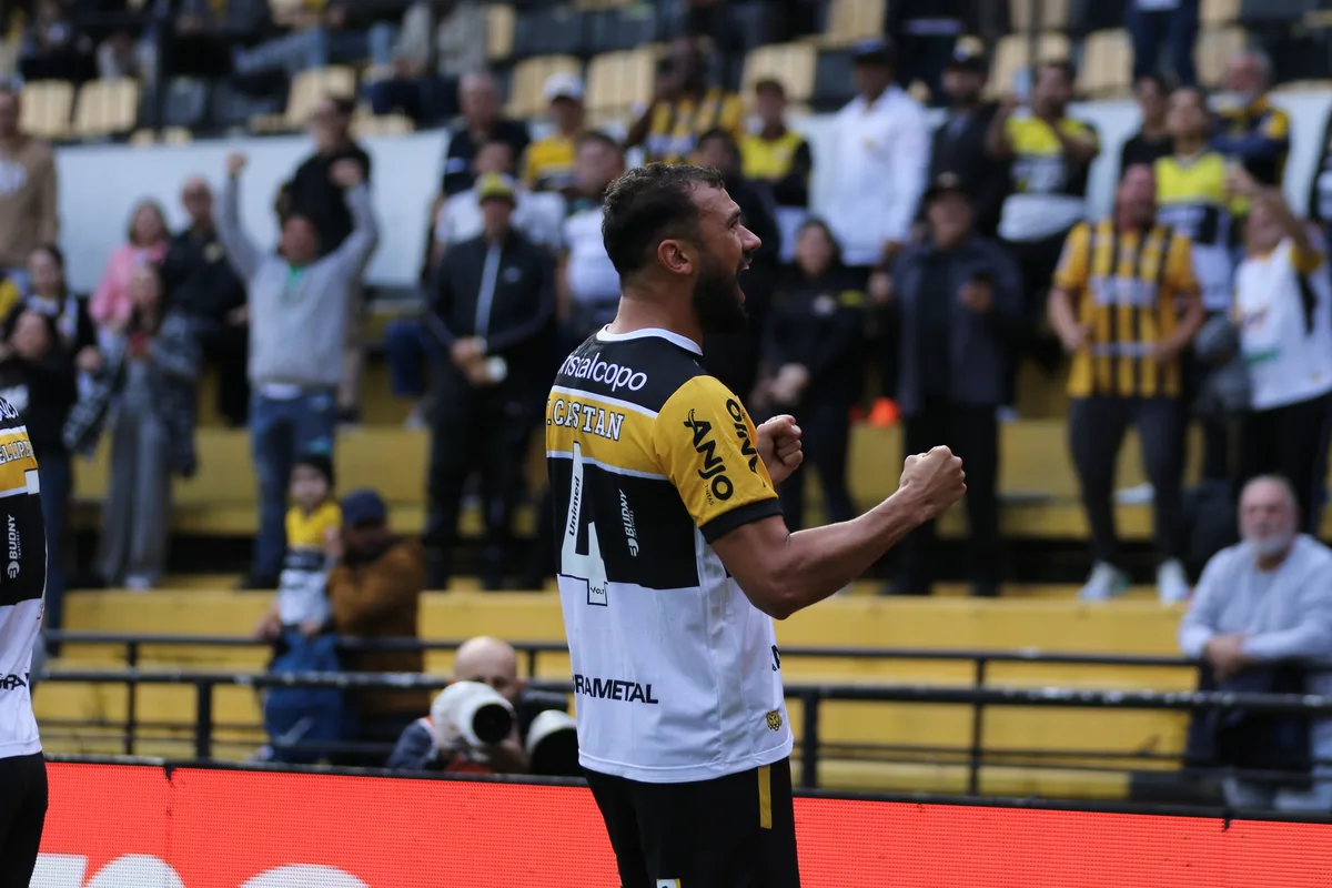 Criciúma perde titular, mas volta a contar com quatro atletas contra o Fortaleza
