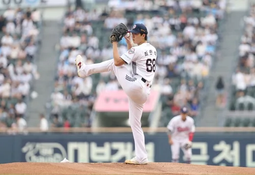 한숨 돌린 5위 두산, NC에 3게임 차…선두 kt 6연승 질주