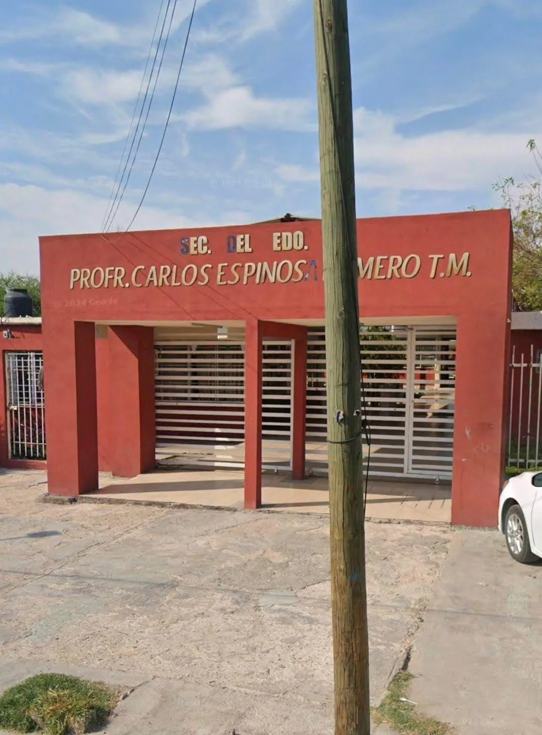 Condicionan inscripción de alumno al pago de cuota escolar en secundaria de Monclova