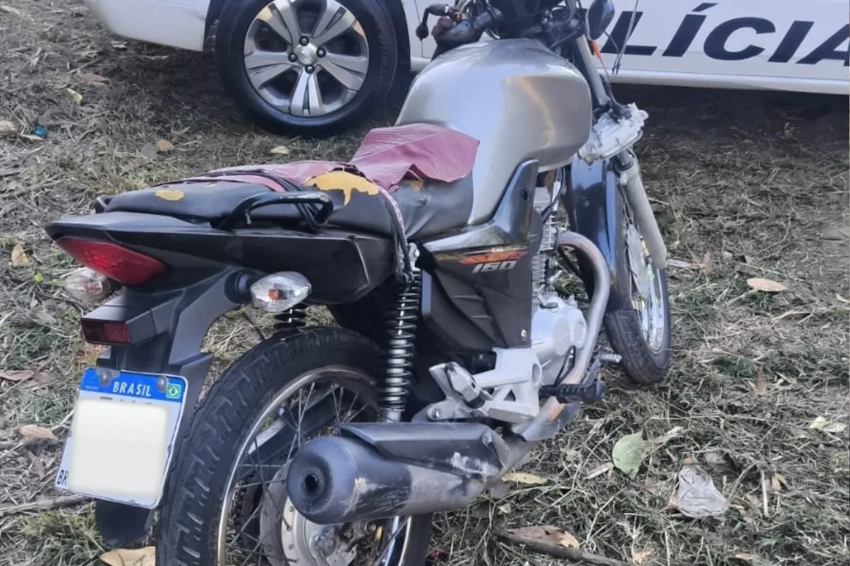 Dois motociclistas morrem após baterem de frente na Estrada da Usina em Atibaia, SP