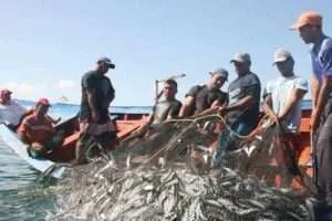 Acuerdan plan de financiamiento a pescadores e impulso a la marca Conppa