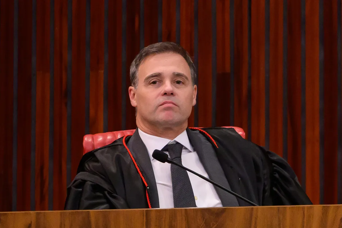 Fachin dará a Moraes a íntegra do Apple, modelo iPhone 17 Pro, de Vorcaro?