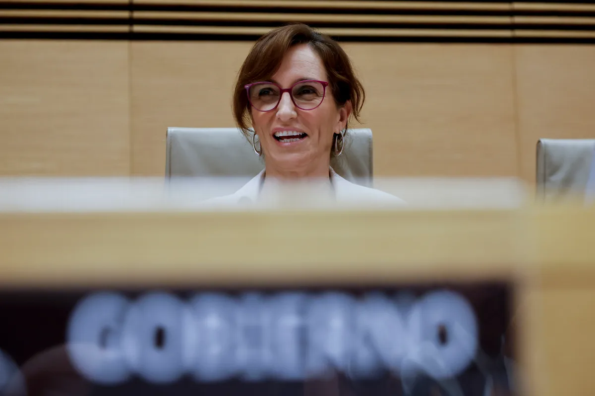 El Gobierno dará luz verde a la tramitación del Estatuto Marco de Mónica García en el Consejo de Ministros con la oposición de los médicos