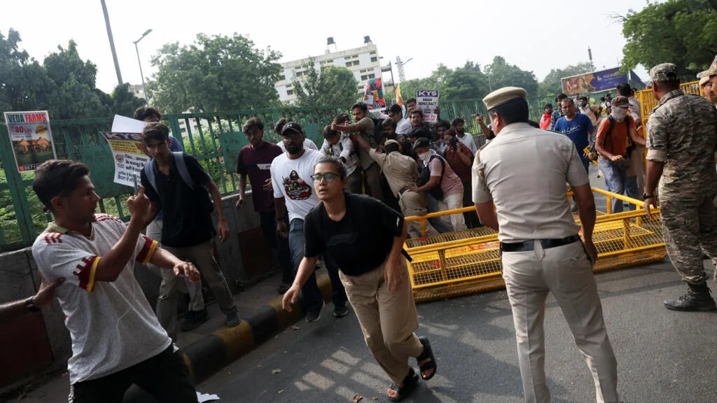 Inde: l'opposition unie pour continuer à faire pression sur le pouvoir, la capitale quadrillée