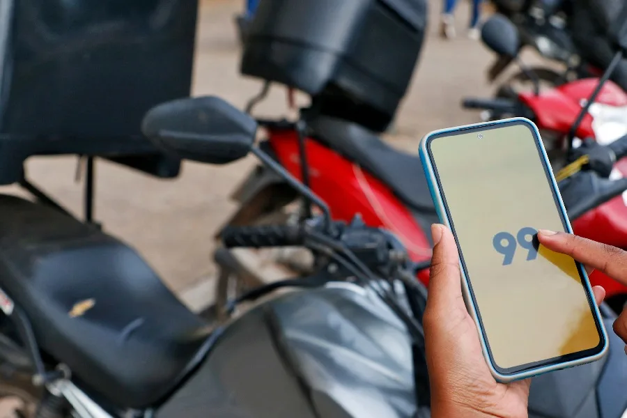 Motos puxam retomada do crescimento do transporte por aplicativo no Brasil