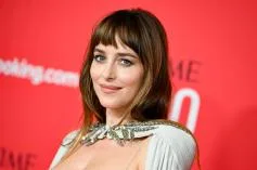 Watch Taylor Swift Laugh With Dakota Johnson & Cuddle With Travis Kelce in New ‘Patient Zero’ Footage