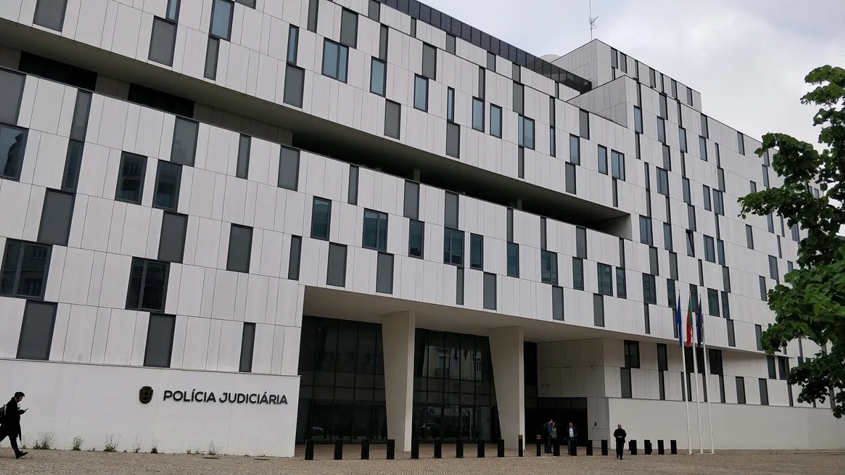 MP faz buscas dentro da Polícia Judiciária após denúncia contra diretor nacional Carlos Cabreiro