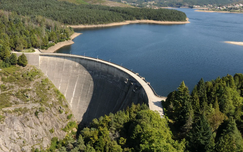 Fundo para impostos da venda de barragens da EDP por implementar