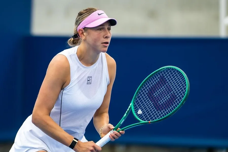 Anisimova crê que vitória sobre de Noskova é passo na direção certa