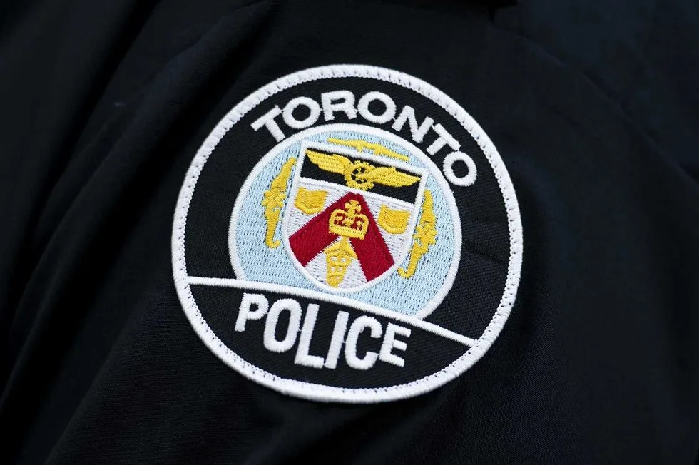 Two Toronto officers investigating car break-in injured after fleeing vehicle crash