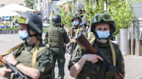 Ukrainian security agents probed for speaking Russian during Kiev gunfight