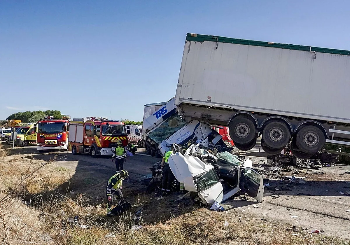 Detenido un camionero implicado en el accidente múltiple con un fallecido y ocho heridos en Tordesillas