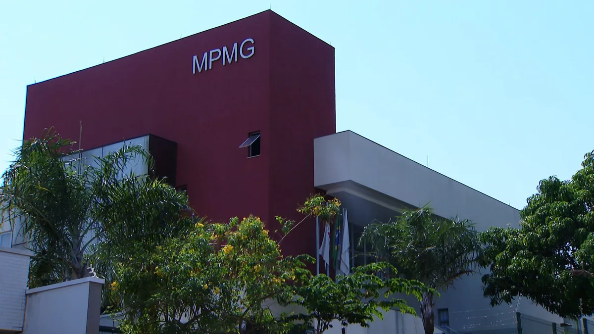 Pai é condenado a 20 anos de prisão por estuprar a filha 48 vezes durante três anos em MG