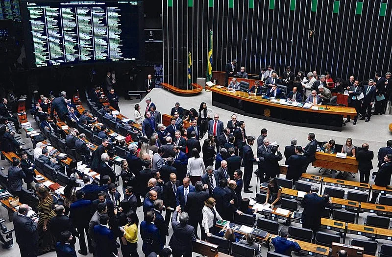 Número de candidatos a deputado federal cai 28% em 2026
