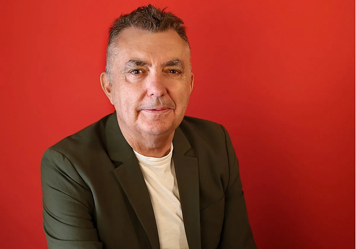 Manuel Vilas: «Antes escribía a lo Sex Pistols y ahora a lo Leonard Cohen»