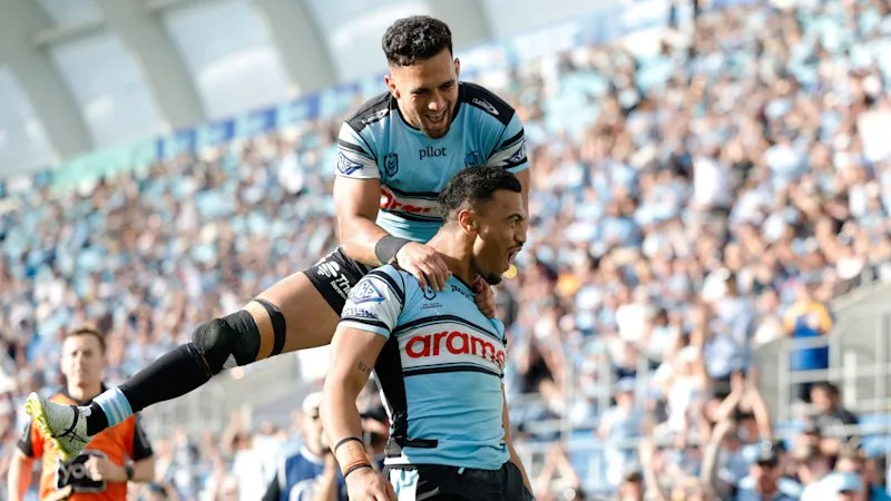 Sharks rally to beat Titans and stay in top-four race