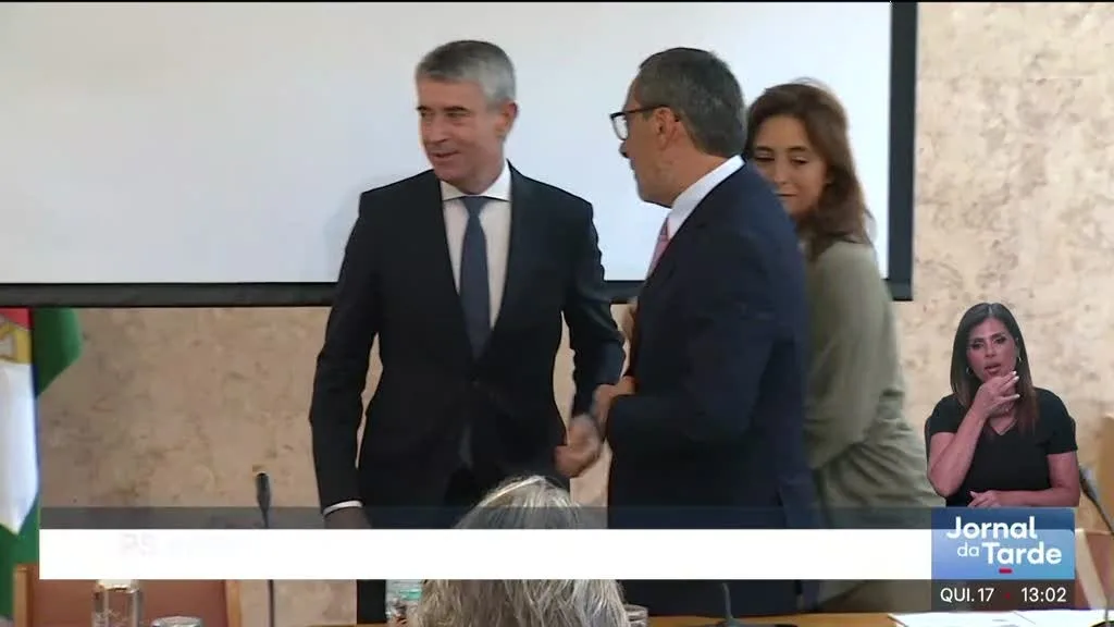 PS vota a favor da Comissão Parlamentar de Inquérito