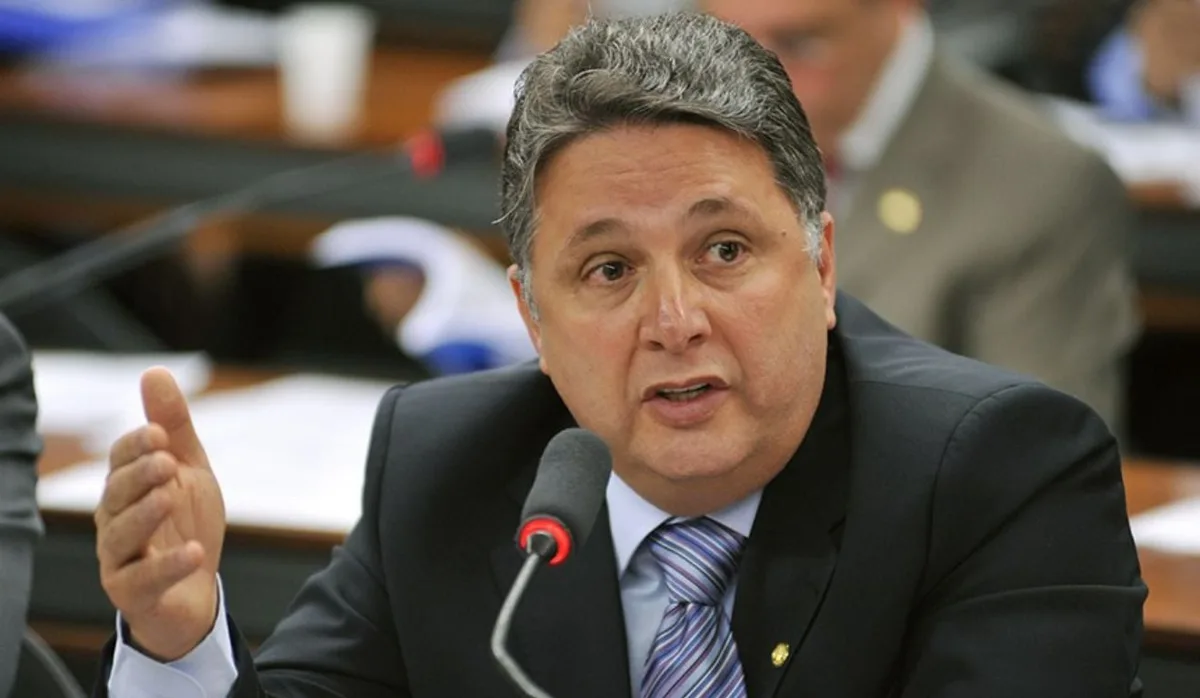 Justiça determina que Garotinho cumpra sentença que suspende direitos políticos por 8 anos