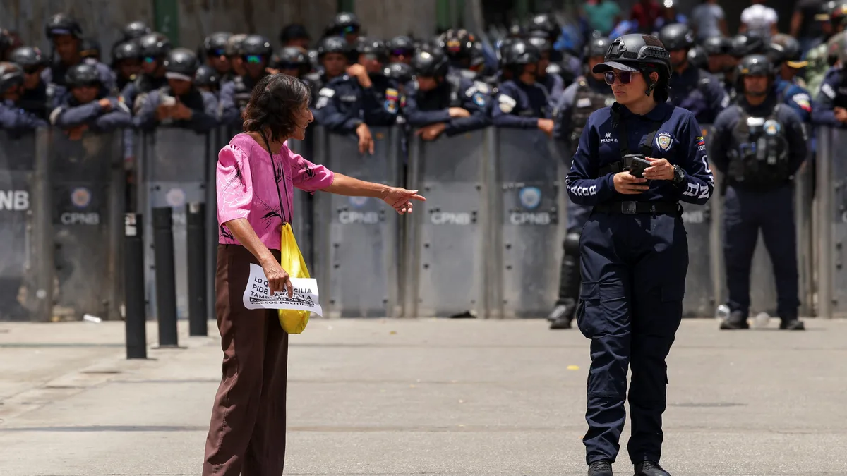 Sindicalistas protestan en Venezuela para exigir elecciones antes de que termine el año