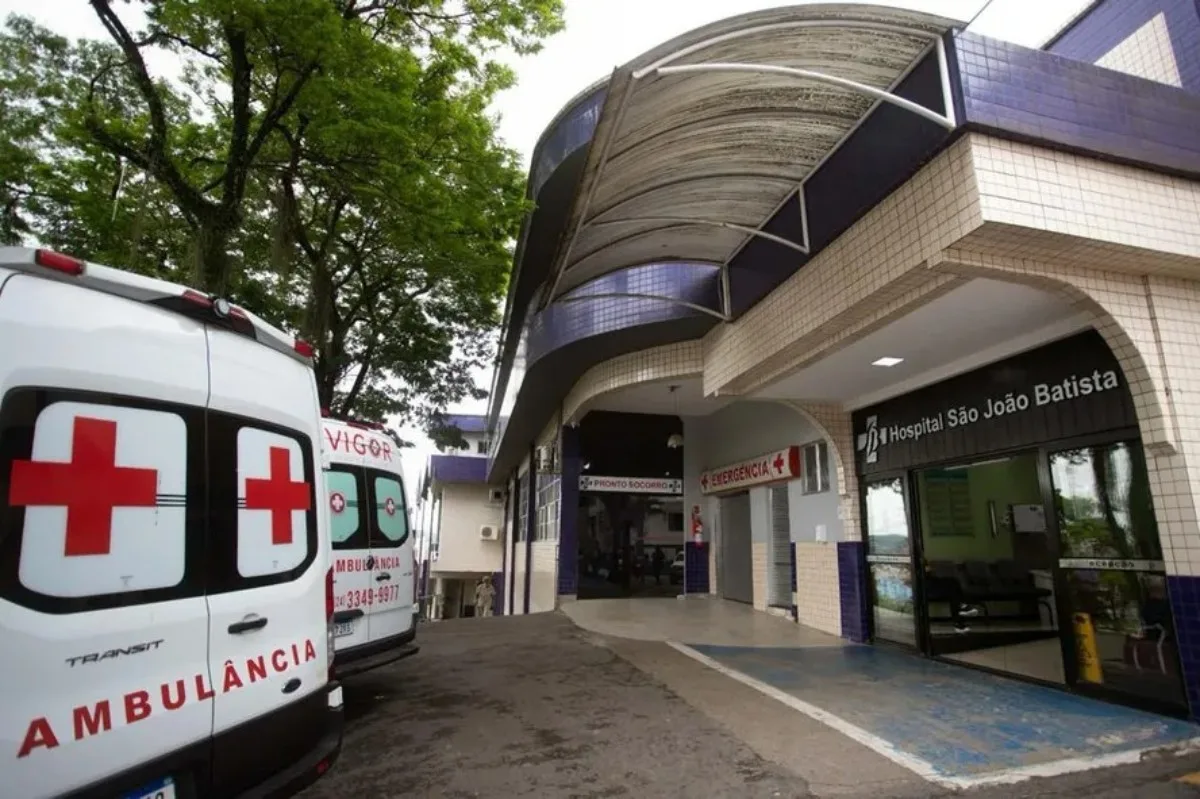 Acidente com trem deixa uma pessoa ferida em Volta Redonda