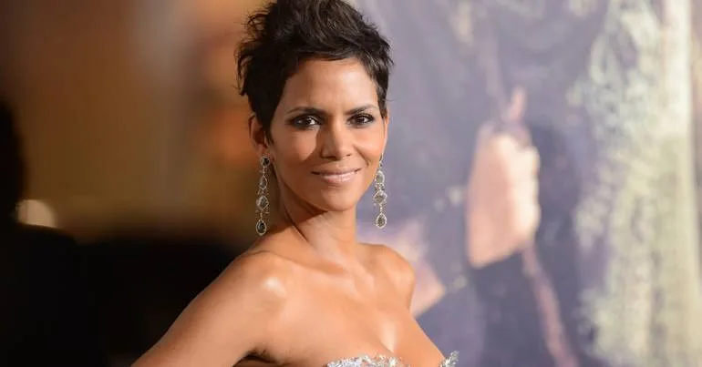 Halle Berry impedida de se aproximar do filho