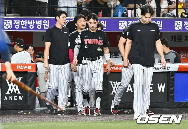 ‘역대급 대참사’ 16실점 역전패 다음날, LG는 9-0에서도 뒤집혔다…이틀 동안 35피안타 31실점, 던질 투수가 없다