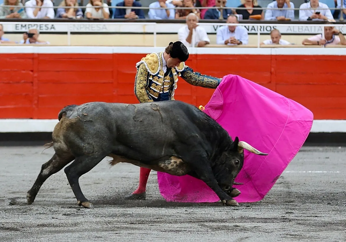 Ningún Tapaboca en una corrida sin la chispa de la vida