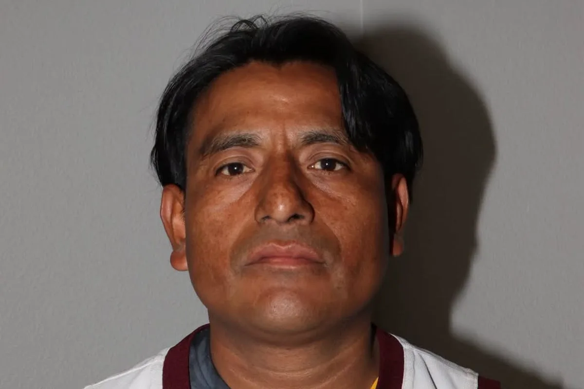 Police hunting 14-year-old girl and her father after newborn baby found dead on roadside