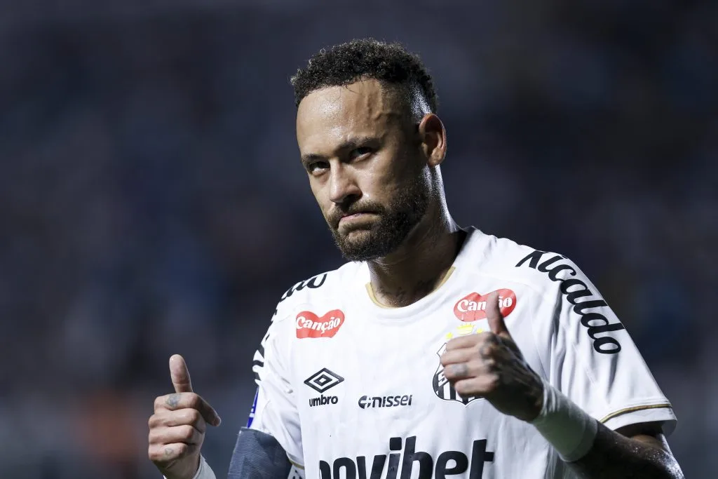 Neymar treina normalmente, mas está fora de Atlético-MG x Santos; saiba o motivo