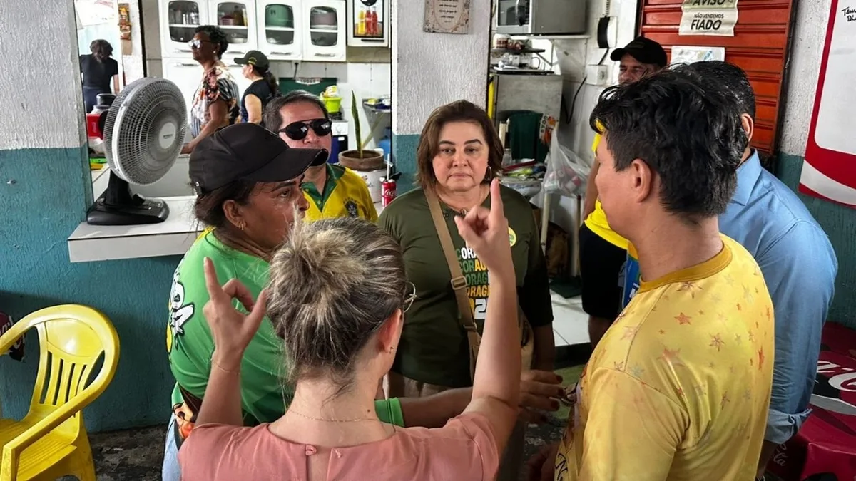 Eleições 2026: Professora Maria do Carmo visita feira em Manaus e promete fortalecer setor primário