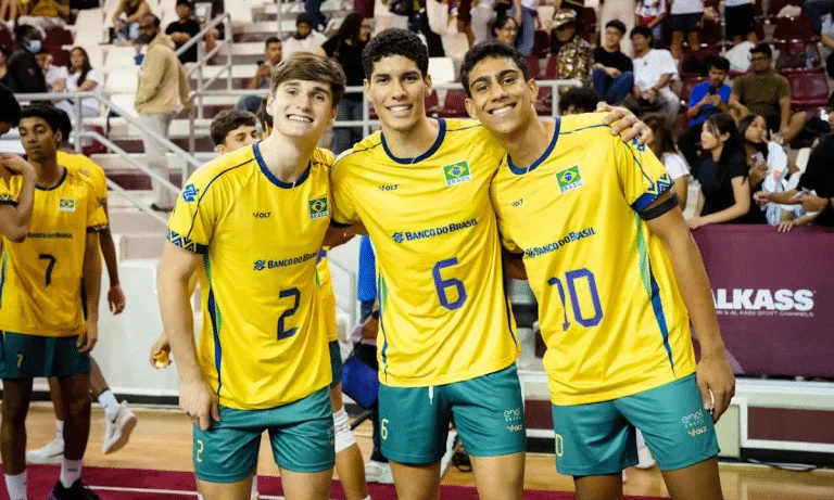 Imbatível nos sets, Japão avança à semifinal do Campeonato Asiático