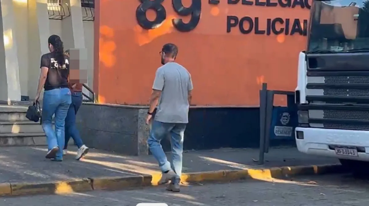 Mulher é presa por suspeita de furtar lojas em Resende