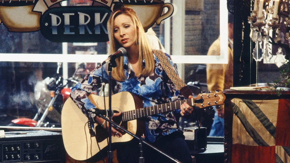 ‘Friends’ Star Reveals the Fan Request She Always Refuses