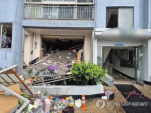 [속보] 기상청 "거제 일운면 시간당 50㎜ 이상 강한 비…침수 우려"