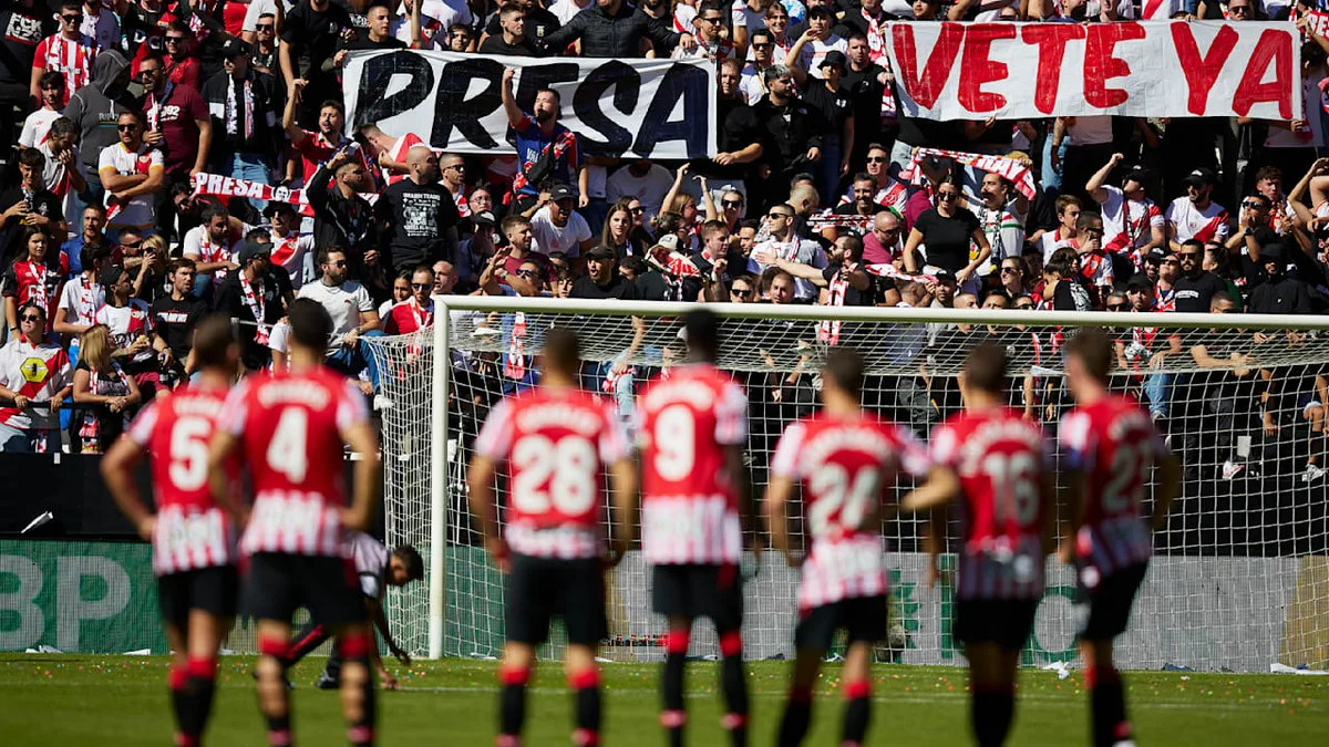 Große Fan-Proteste - Terzic-Spiel in Spanien abgebrochen