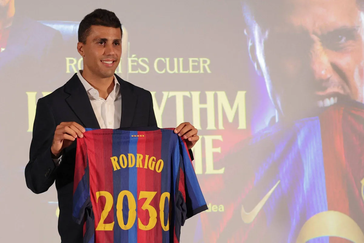 Barcelona anuncia oficialmente a contratação de Rodri até 2030