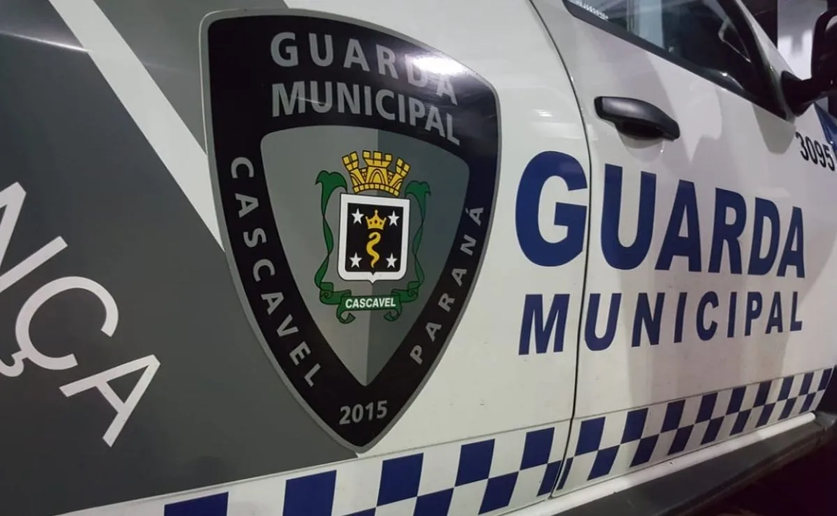 Esqueceram de mim! Criança é abandonada sozinha em carro de app e mobiliza guarda em Cascavel